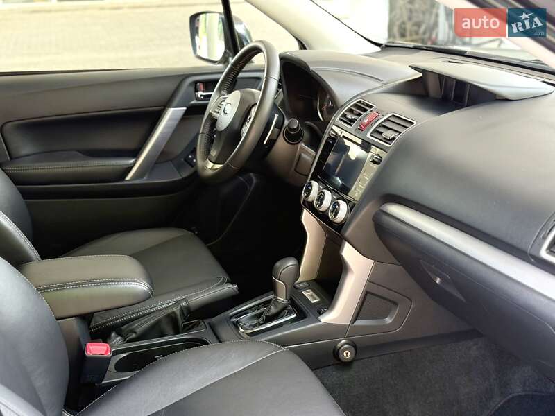 Позашляховик / Кросовер Subaru Forester 2015 в Дніпрі