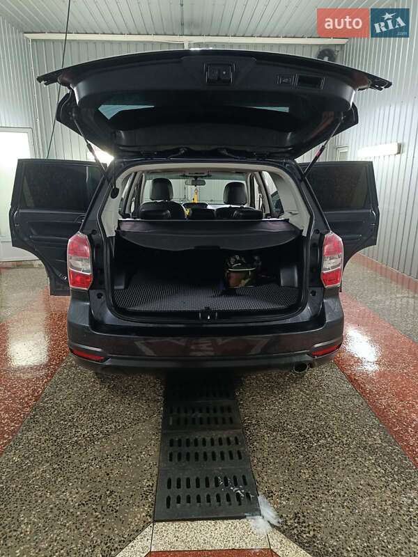 Позашляховик / Кросовер Subaru Forester 2015 в Рівному