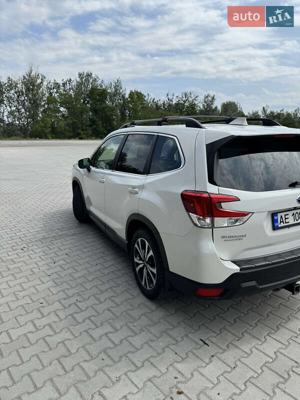 Позашляховик / Кросовер Subaru Forester 2021 в Дніпрі