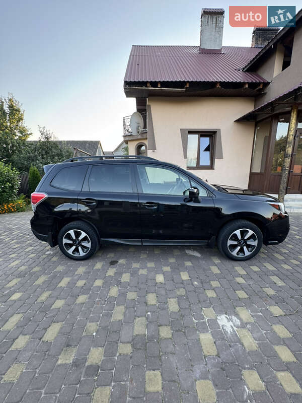 Внедорожник / Кроссовер Subaru Forester 2017 в Яворове