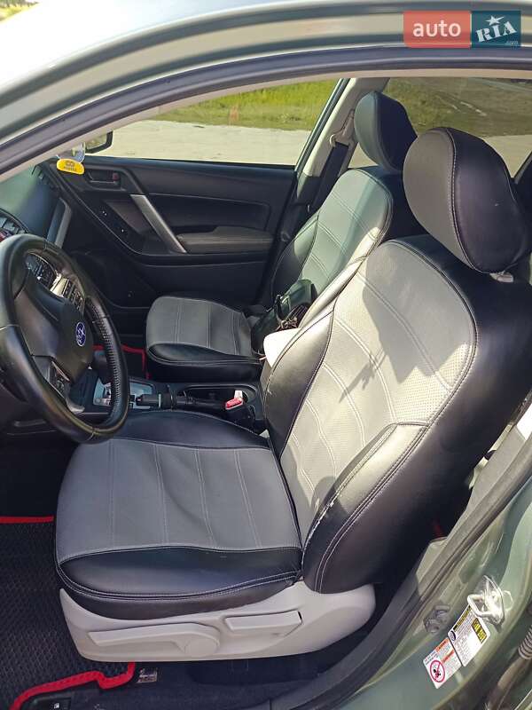 Внедорожник / Кроссовер Subaru Forester 2015 в Богодухове