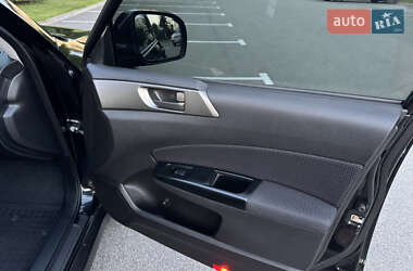 Внедорожник / Кроссовер Subaru Forester 2011 в 