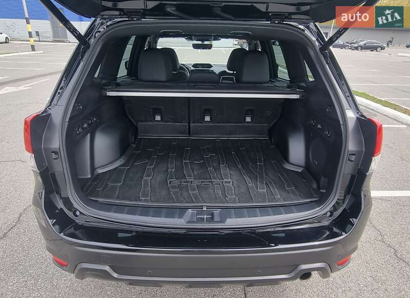 Внедорожник / Кроссовер Subaru Forester 2022 в Киеве