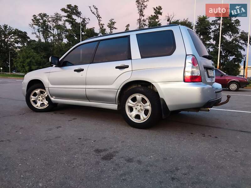 Внедорожник / Кроссовер Subaru Forester 2006 в 