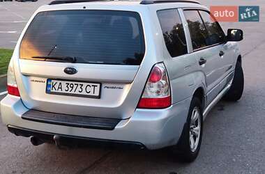 Внедорожник / Кроссовер Subaru Forester 2006 в 