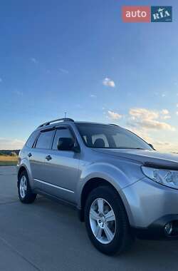 Внедорожник / Кроссовер Subaru Forester 2008 в 