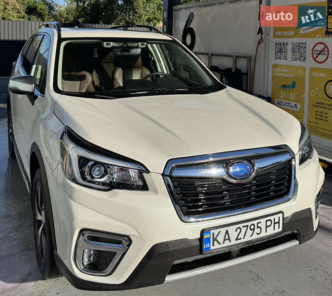 Позашляховик / Кросовер Subaru Forester 2020 в Києві