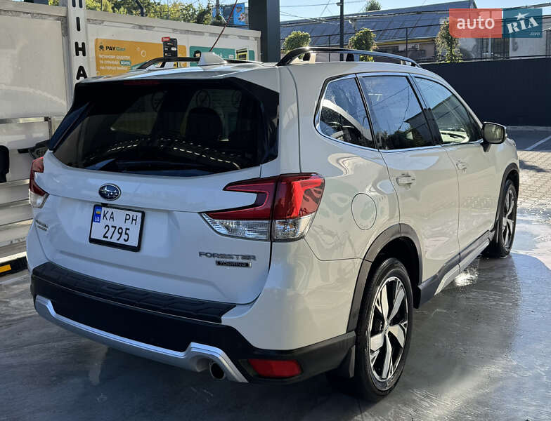 Позашляховик / Кросовер Subaru Forester 2020 в Києві