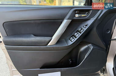 Внедорожник / Кроссовер Subaru Forester 2014 в 