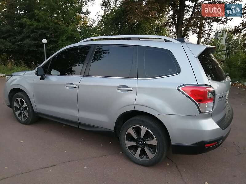 Позашляховик / Кросовер Subaru Forester 2017 в Шостці