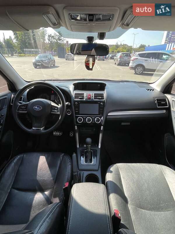 Позашляховик / Кросовер Subaru Forester 2015 в Умані