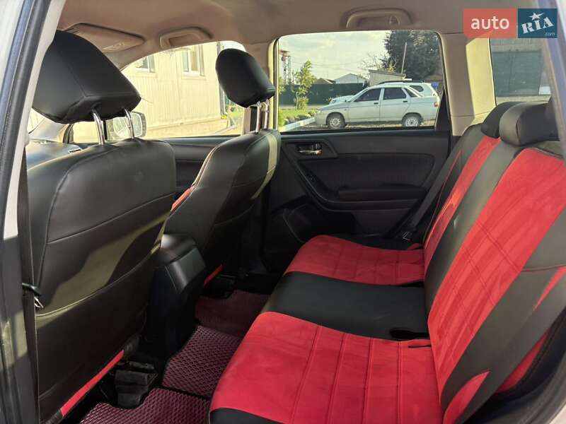 Внедорожник / Кроссовер Subaru Forester 2016 в Торчине