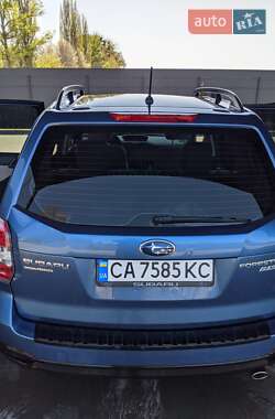 Внедорожник / Кроссовер Subaru Forester 2015 в 