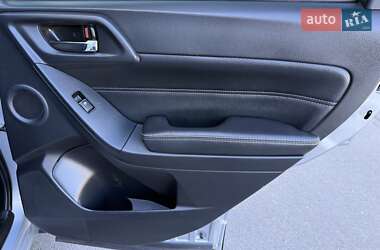 Внедорожник / Кроссовер Subaru Forester 2017 в 
