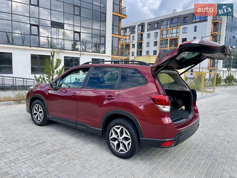 Позашляховик / Кросовер Subaru Forester 2020 в Києві