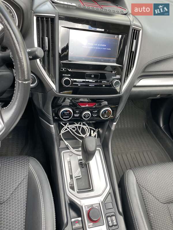 Позашляховик / Кросовер Subaru Forester 2020 в Києві