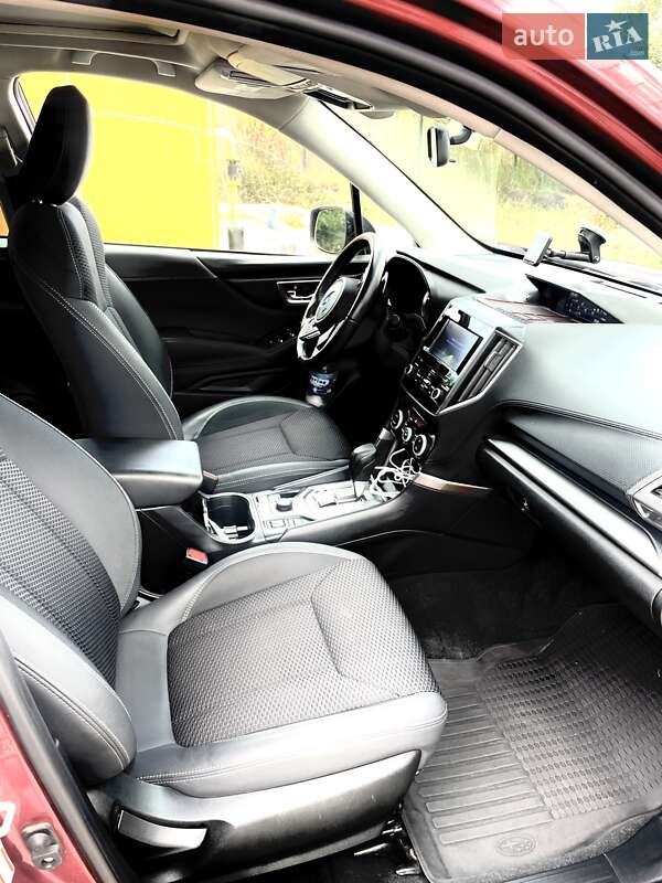 Позашляховик / Кросовер Subaru Forester 2020 в Києві