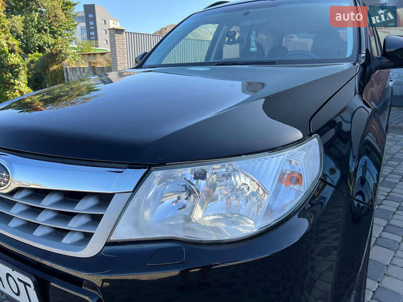 Внедорожник / Кроссовер Subaru Forester 2011 в Ивано-Франковске