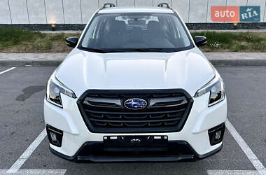 Внедорожник / Кроссовер Subaru Forester 2023 в 