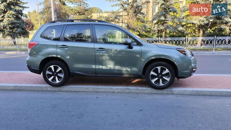 Внедорожник / Кроссовер Subaru Forester 2016 в Киеве