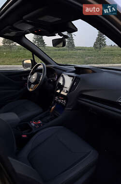 Внедорожник / Кроссовер Subaru Forester 2022 в 