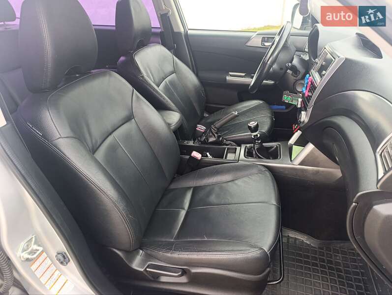 Внедорожник / Кроссовер Subaru Forester 2011 в Мукачево