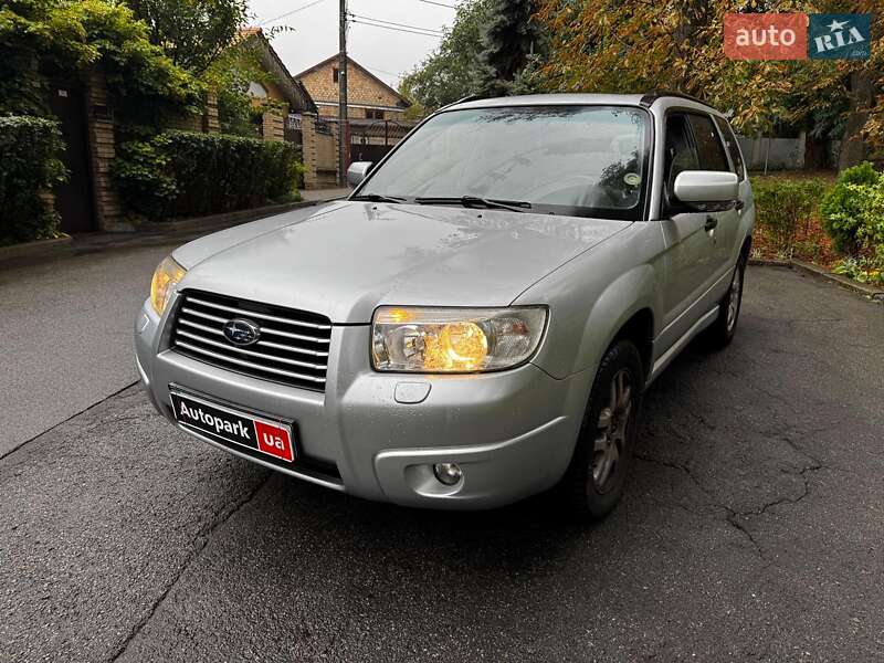 Внедорожник / Кроссовер Subaru Forester 2006 в 