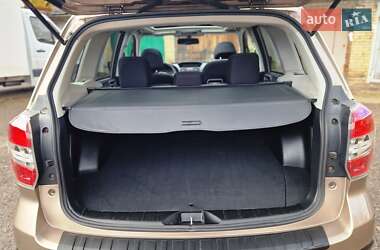 Внедорожник / Кроссовер Subaru Forester 2014 в 