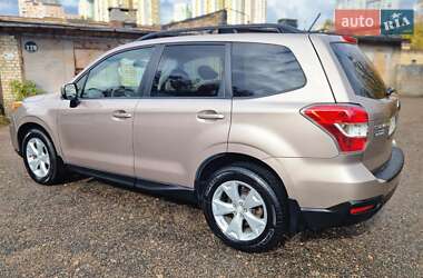 Внедорожник / Кроссовер Subaru Forester 2014 в 