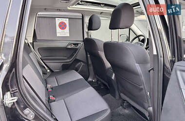 Внедорожник / Кроссовер Subaru Forester 2015 в 