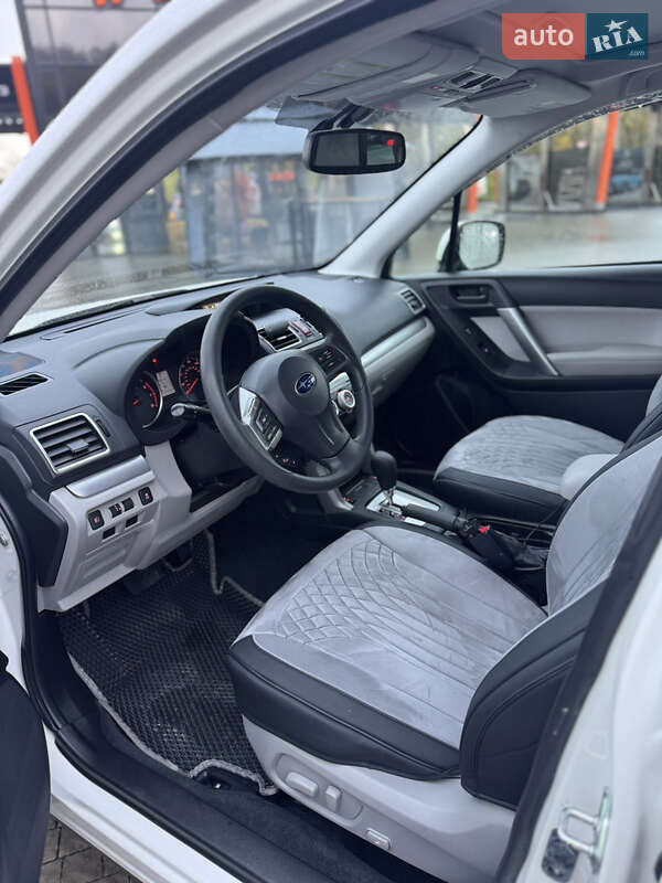 Внедорожник / Кроссовер Subaru Forester 2015 в Полтаве