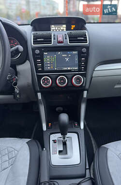 Внедорожник / Кроссовер Subaru Forester 2015 в 