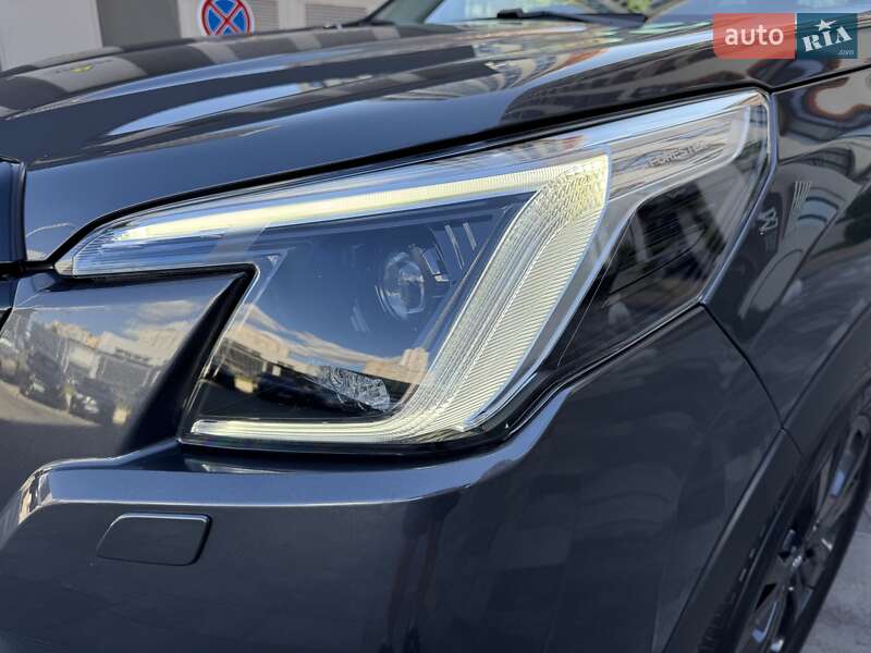 Внедорожник / Кроссовер Subaru Forester 2023 в Киеве