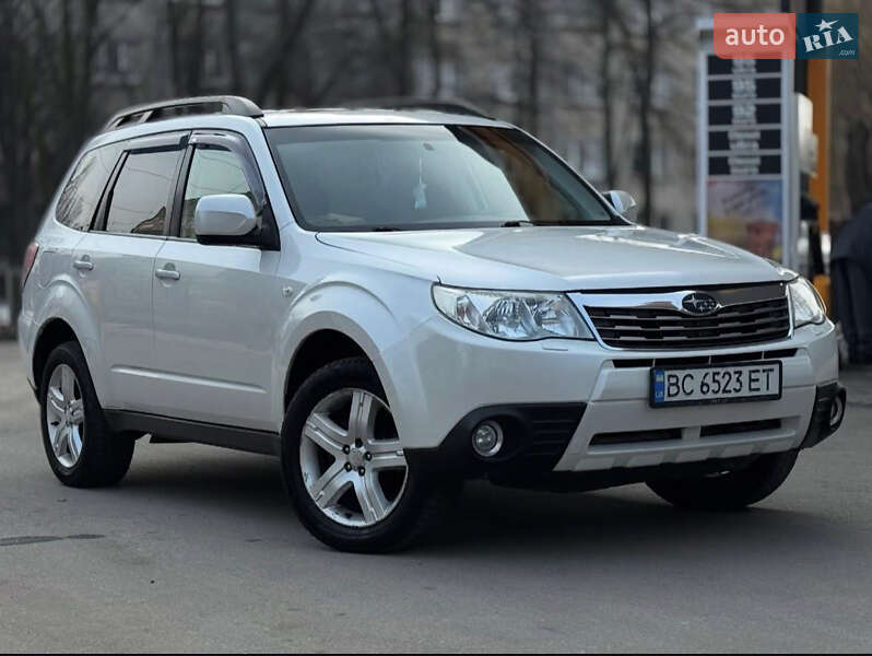 Позашляховик / Кросовер Subaru Forester 2010 в  фото Позашляховик / Кросовер Subaru Forester 2010 в