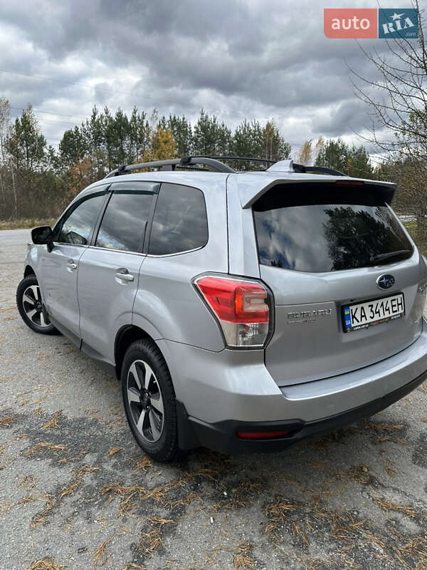 Внедорожник / Кроссовер Subaru Forester 2017 в Полонном