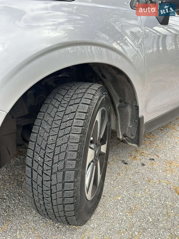 Внедорожник / Кроссовер Subaru Forester 2017 в Полонном