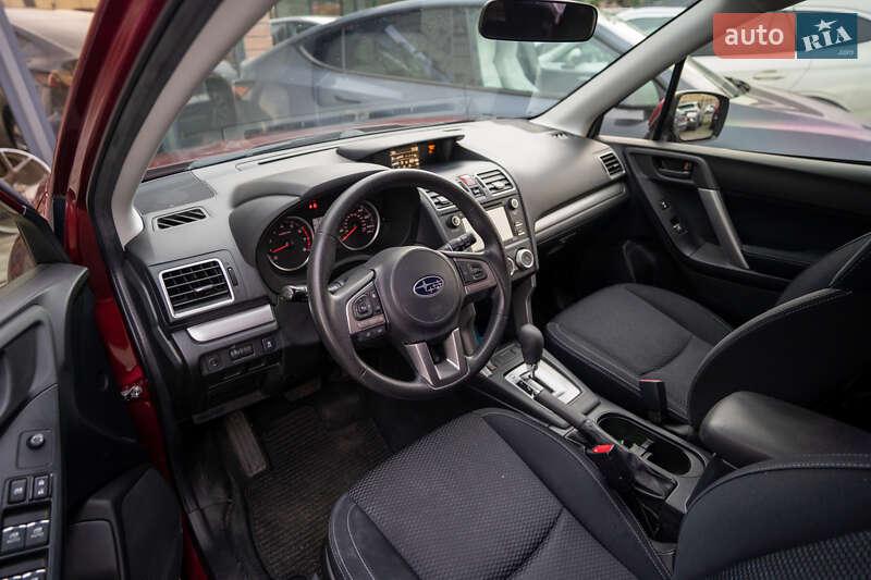 Позашляховик / Кросовер Subaru Forester 2017 в Києві