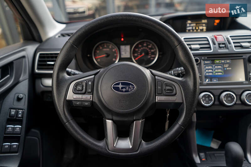 Позашляховик / Кросовер Subaru Forester 2017 в Києві