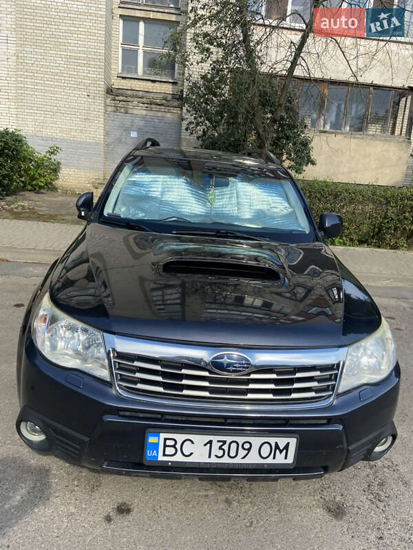 Внедорожник / Кроссовер Subaru Forester 2010 в Львове