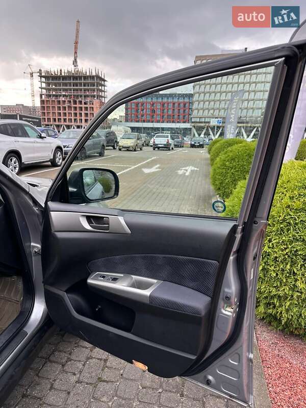 Позашляховик / Кросовер Subaru Forester 2010 в Львові