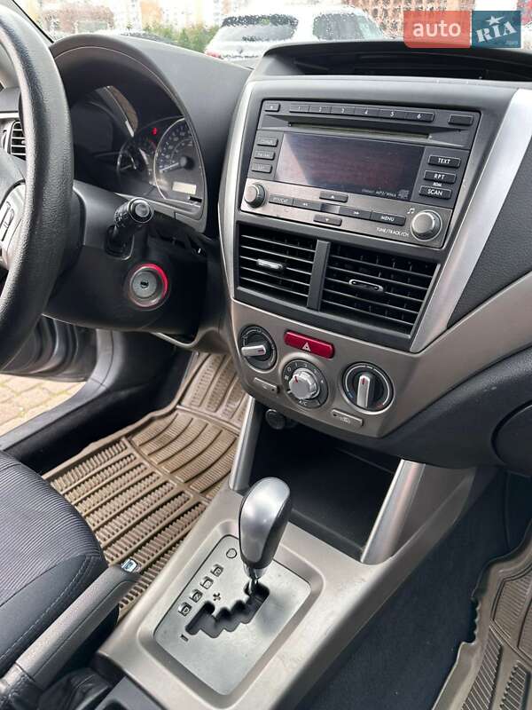 Позашляховик / Кросовер Subaru Forester 2010 в Львові