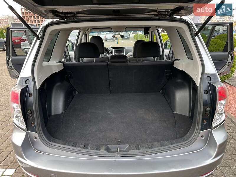 Позашляховик / Кросовер Subaru Forester 2010 в Львові