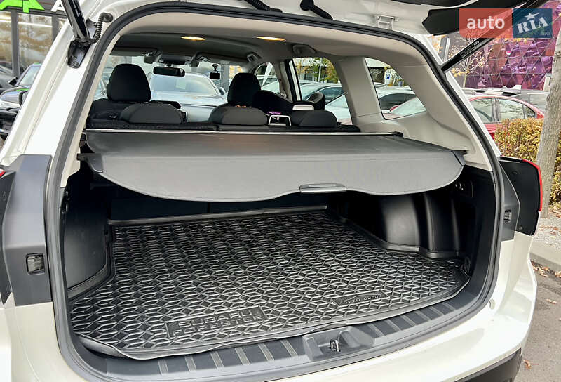 Внедорожник / Кроссовер Subaru Forester 2020 в Киеве