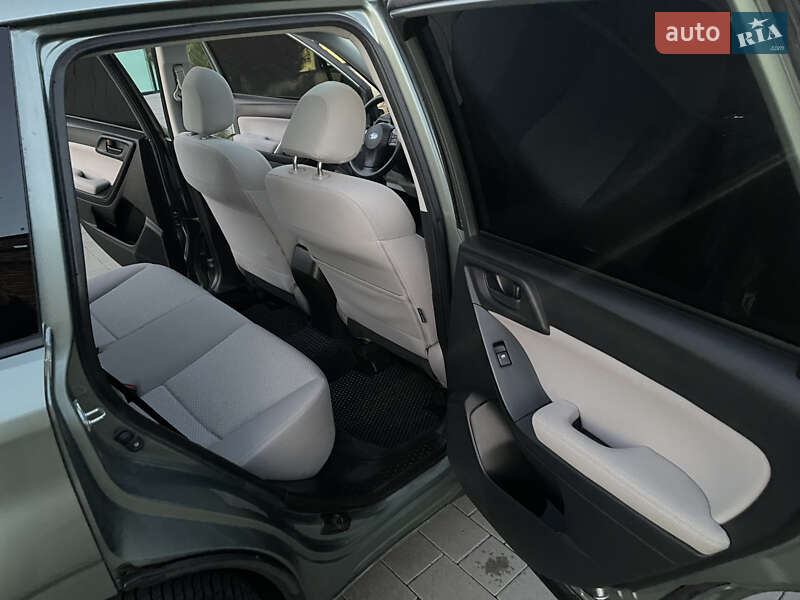 Внедорожник / Кроссовер Subaru Forester 2013 в Хмельницком