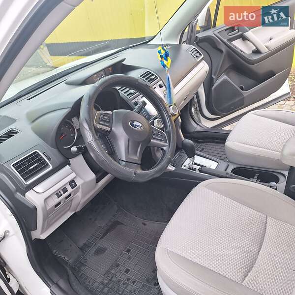 Внедорожник / Кроссовер Subaru Forester 2015 в Гайвороне