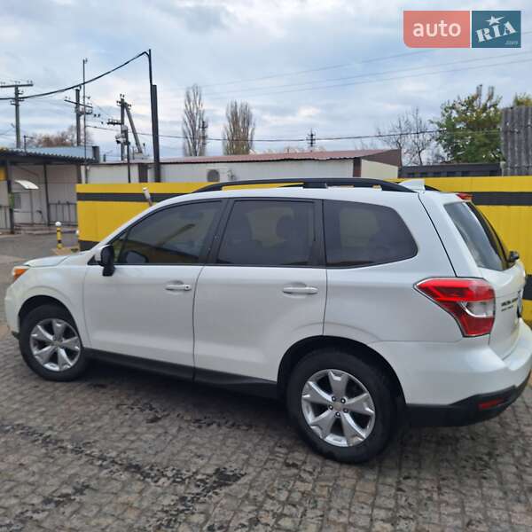 Внедорожник / Кроссовер Subaru Forester 2015 в Гайвороне