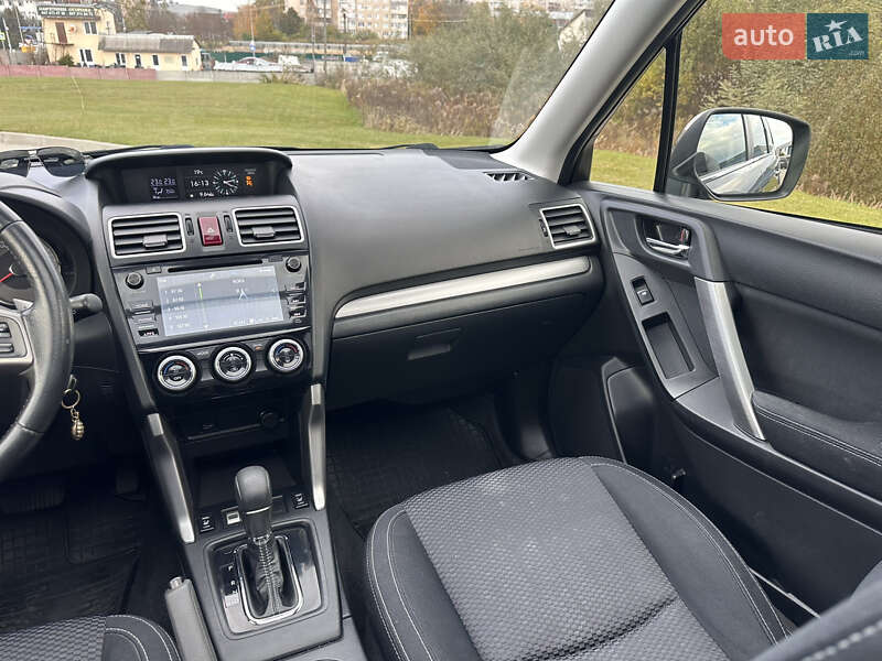 Позашляховик / Кросовер Subaru Forester 2015 в Львові