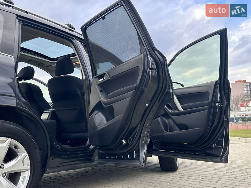 Позашляховик / Кросовер Subaru Forester 2015 в Львові