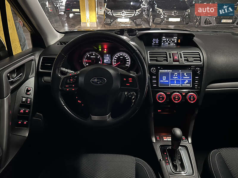 Позашляховик / Кросовер Subaru Forester 2015 в Львові