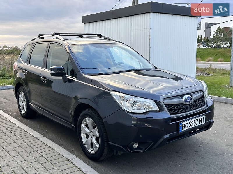 Позашляховик / Кросовер Subaru Forester 2015 в Львові